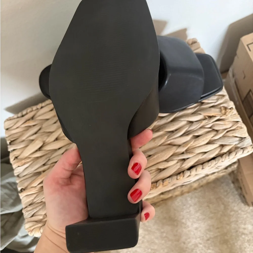 NEVER WORN Open Edit heels size 9 - Picture 3 of 4
